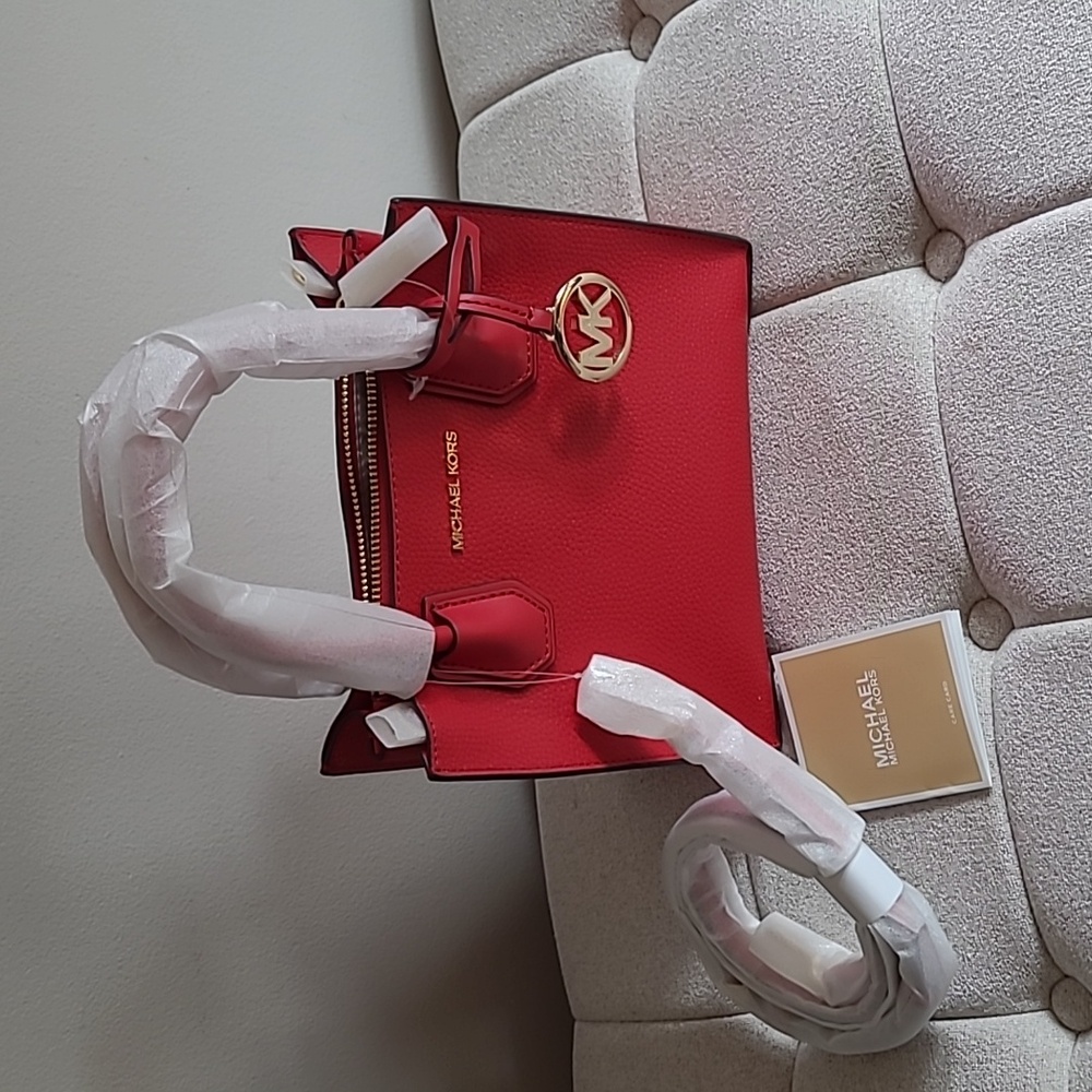 Michael Kors Mercer MD Messenger Bright Red leather